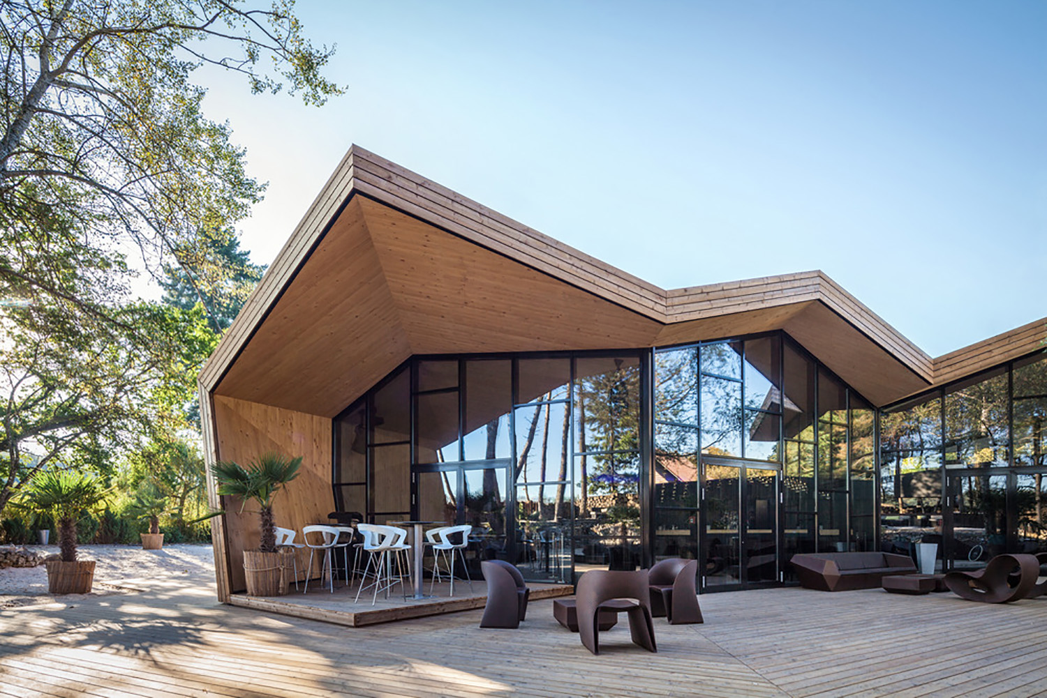 ristorante in legno vetro