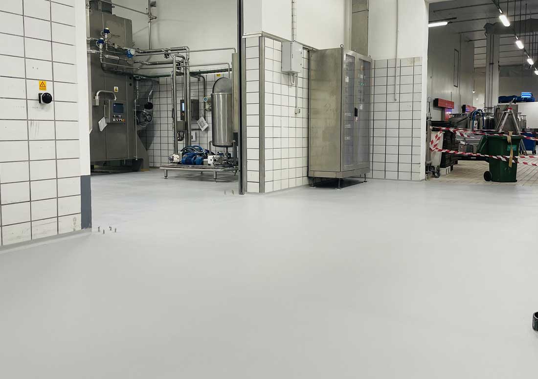 Pavimenti industriali in resina: sistemi HACCP e requisiti di igiene, durabilità e sicurezza