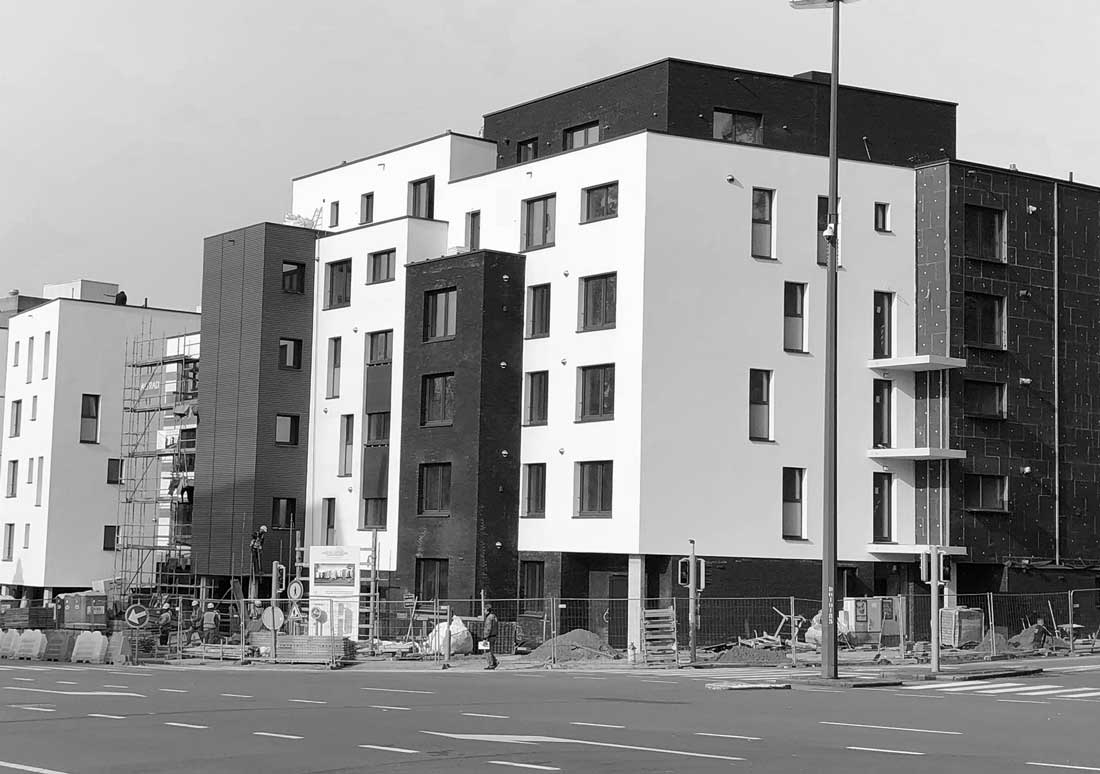 Pannelli isolanti in resina fenolica: progettare e riqualificare l’involucro edilizio ad alte prestazioni da nZEB a ZEB