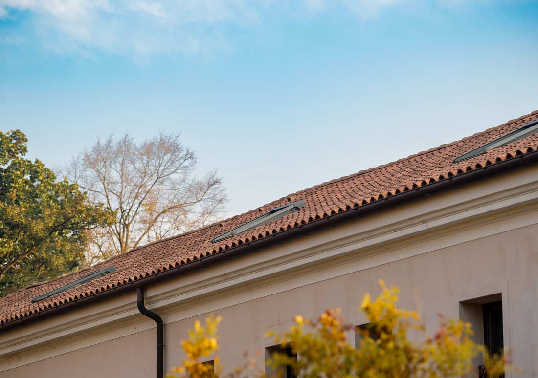 Il Progetto del Tetto: normative e tecnologie in condizioni atmosferiche estreme. Coperture in laterizio con fotovoltaico integrato