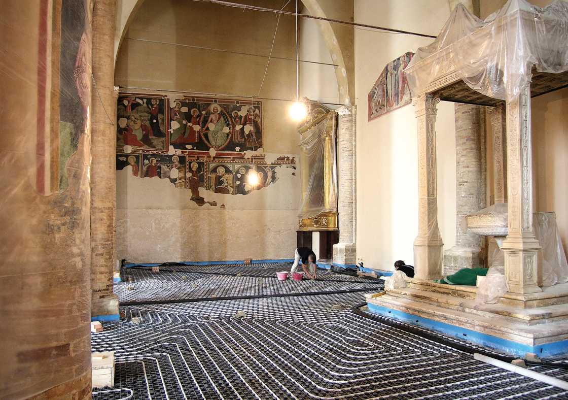 Sistemi di riscaldamento a pavimento: pavimenti radianti tradizionali e a basso spessore. Stratigrafie e soluzioni