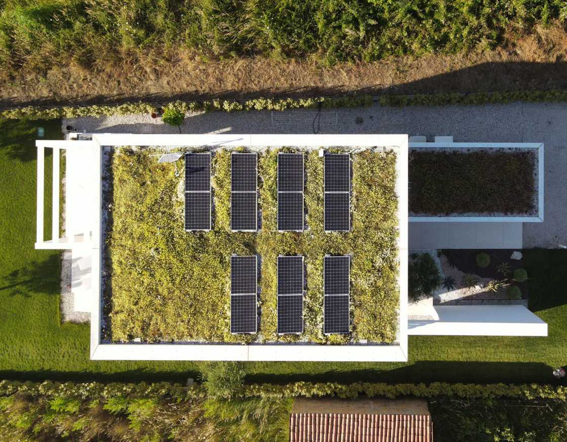 La progettazione dell’involucro nel settore industriale e retail. Tra efficienza energetica, green roof e gestione dell’acqua