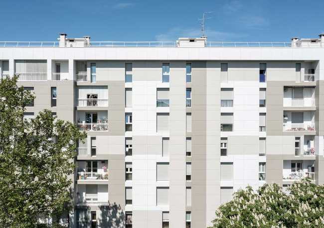 Involucro edilizio modulare: le facciate ventilate in fibrocemento tra funzionalità, durabilità e design