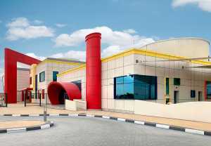 Bâtiment scolaire à Al-Laseeli : cahier blanc dans le désert