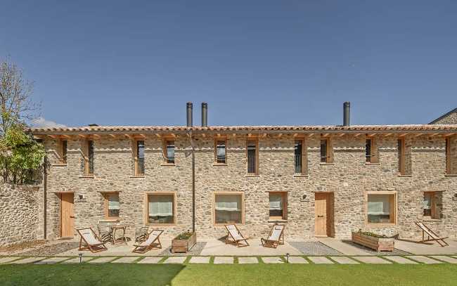 Récupération de la maison et des granges Cal Gall. Efficacité énergétique et beauté