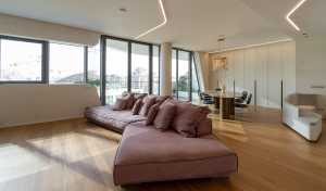 Formes fluides, lumière et matière. Un projet d'intérieur à CityLife