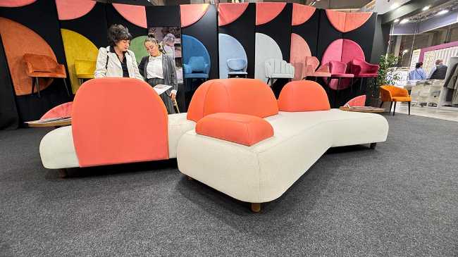 Twist. Le canapé qui dessine des mouvements dans l'espace.