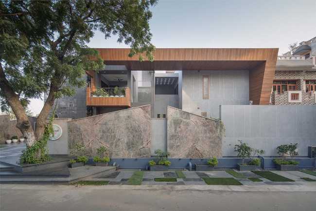 Aaroh: la résidence familiale sûre et heureuse dans l'âme