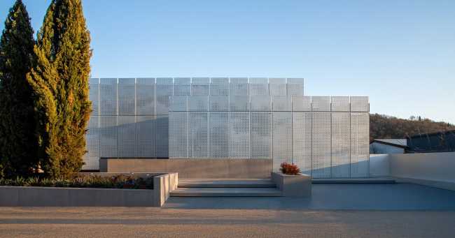 Siège social Logica TRE Proedil, la nouvelle façade entre Gres et Ciel