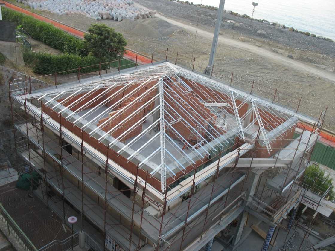 Prefabricated steel roof