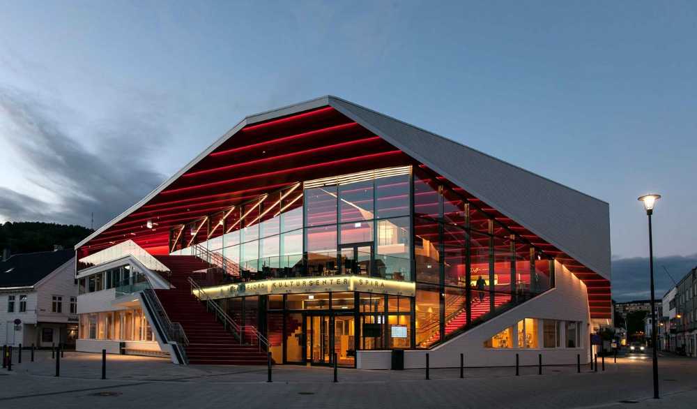 Centro culturale di Flekkefjord con facciate vetrate Wictec 50
